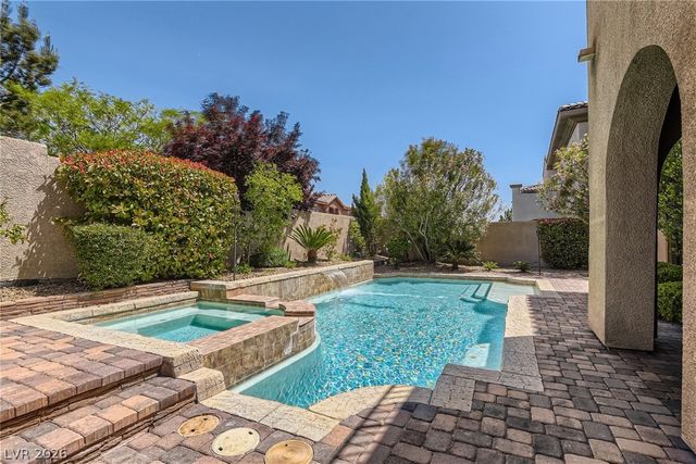 552 PUENTA DEL REY Street, Las Vegas, NV 89138