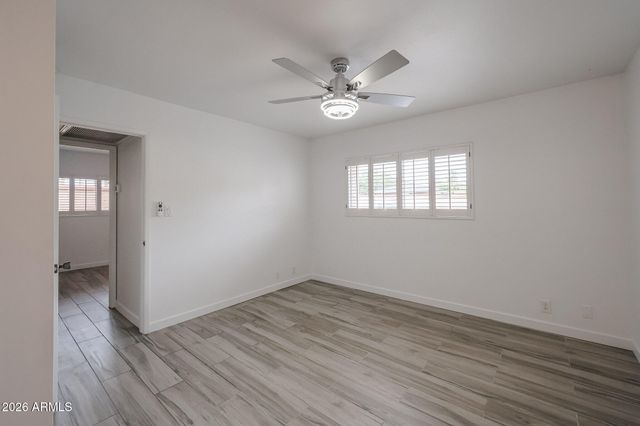 1320 E BETHANY HOME Road 62, Phoenix, AZ 85014