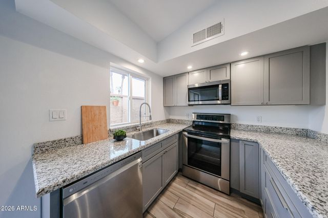 1320 E BETHANY HOME Road 62, Phoenix, AZ 85014