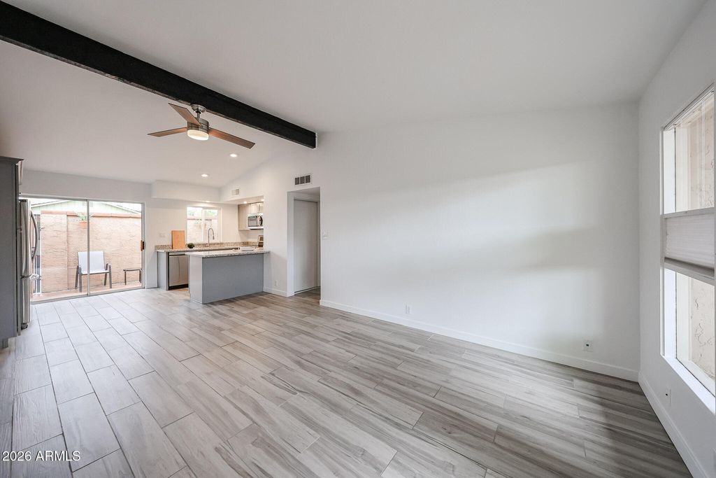 1320 E BETHANY HOME Road 62, Phoenix, AZ 85014 — photo 4