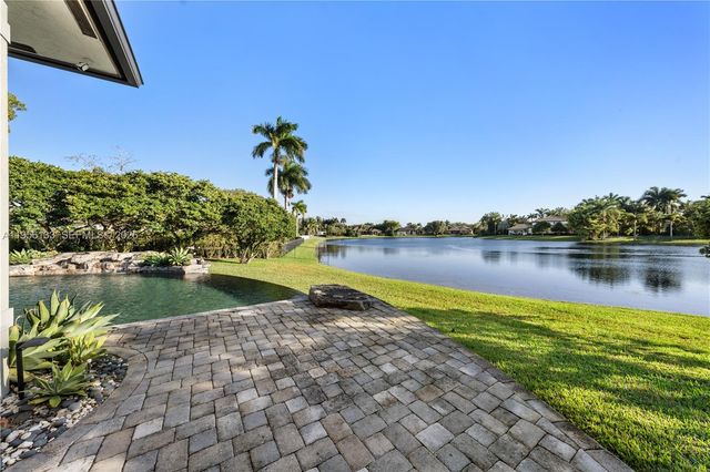 12620 N Winners Cir, Davie, FL 33330