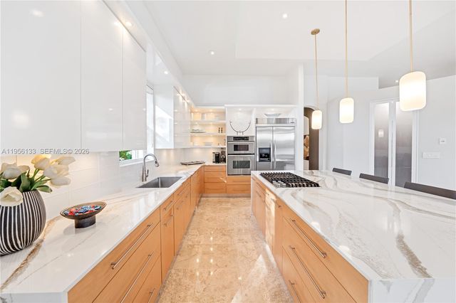 12620 N Winners Cir, Davie, FL 33330