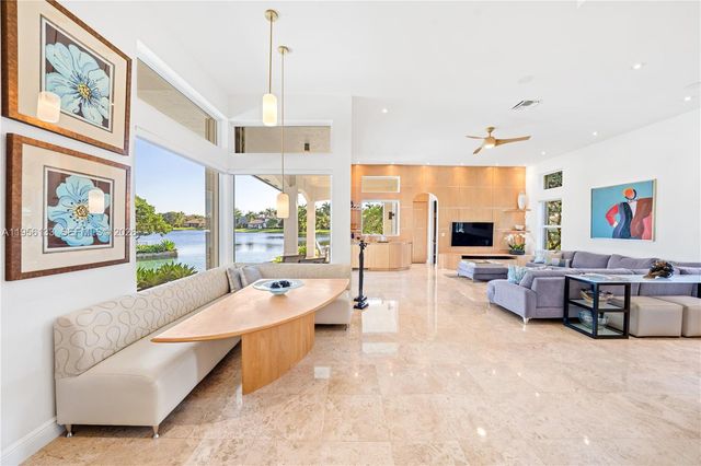 12620 N Winners Cir, Davie, FL 33330