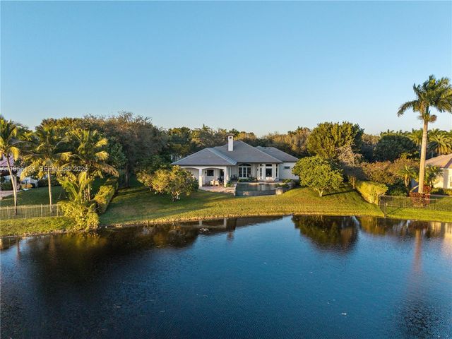 12620 N Winners Cir, Davie, FL 33330