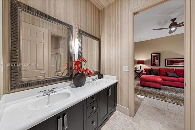 12620 N Winners Cir, Davie, FL 33330