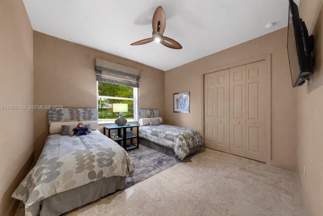 12620 N Winners Cir, Davie, FL 33330