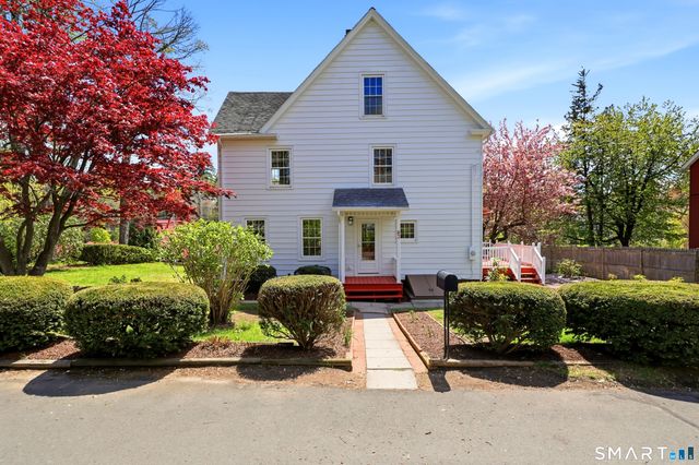 82 West Street, Simsbury, CT 06070
