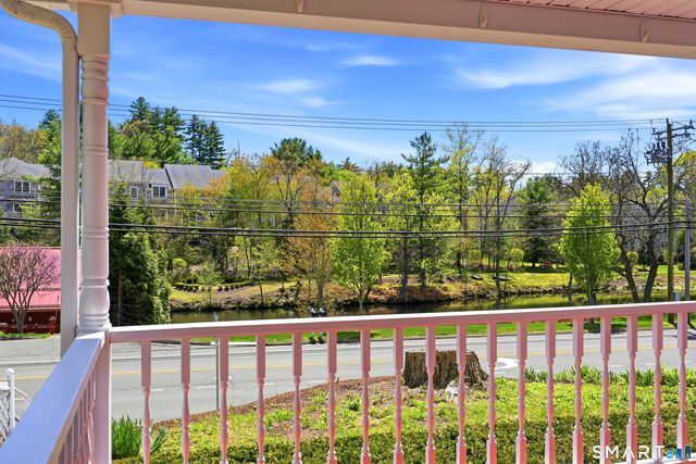 82 West Street, Simsbury, CT 06070