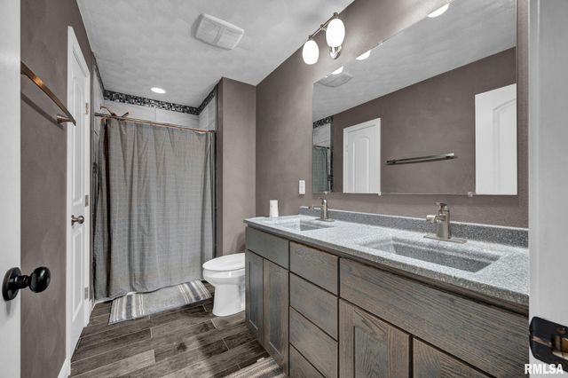 638 MICKEL Parkway, Washington, IL 61571