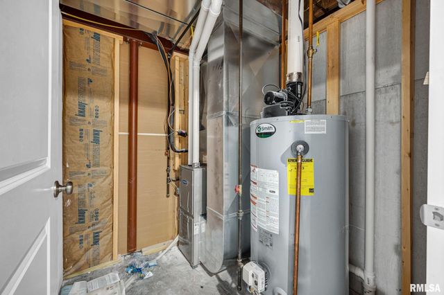 638 MICKEL Parkway, Washington, IL 61571