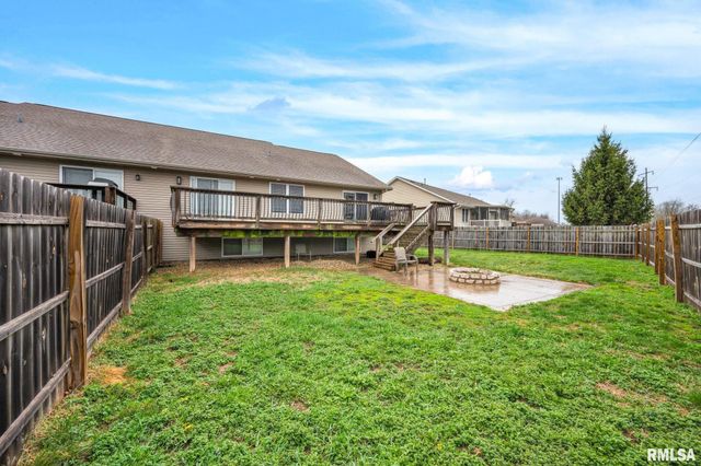 638 MICKEL Parkway, Washington, IL 61571