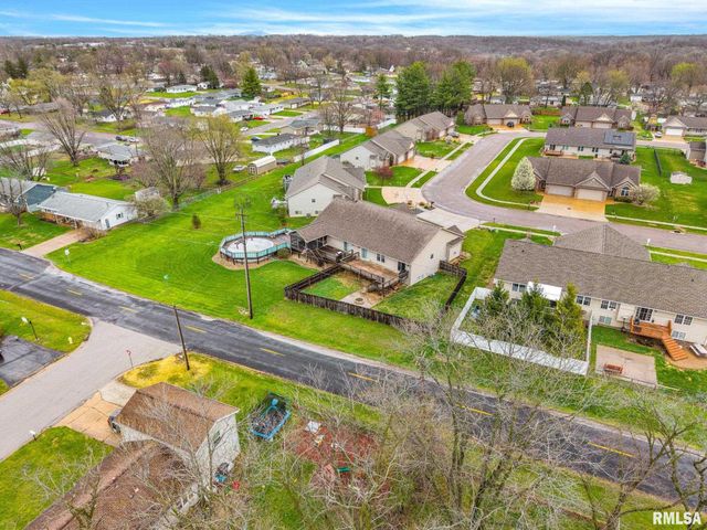 638 MICKEL Parkway, Washington, IL 61571