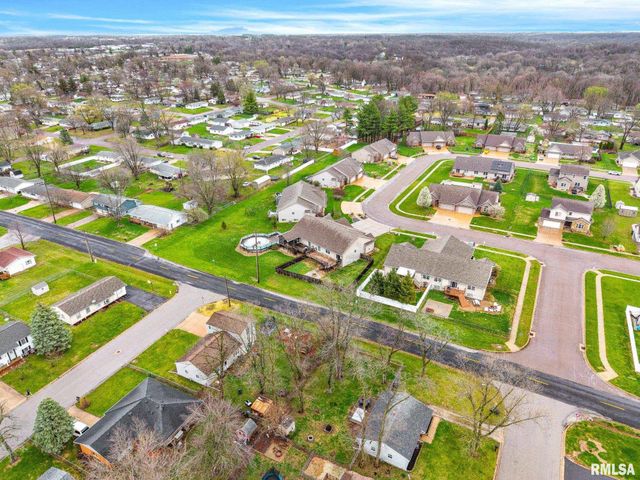 638 MICKEL Parkway, Washington, IL 61571