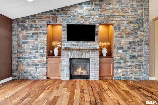 638 MICKEL Parkway, Washington, IL 61571