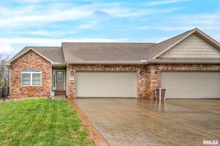 638 MICKEL Parkway, Washington, IL 61571