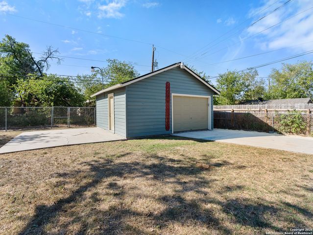422 W WILDWOOD, San Antonio, TX 78213