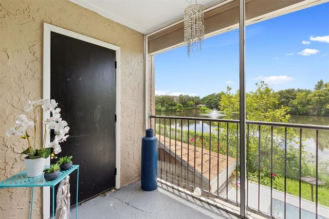 7210 N MANHATTAN 1822, Tampa, FL 33614