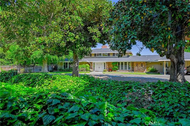 1035 E North Bear Creek Dr, Merced, CA 95340