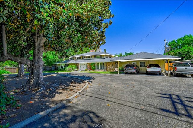 1035 E North Bear Creek Dr, Merced, CA 95340