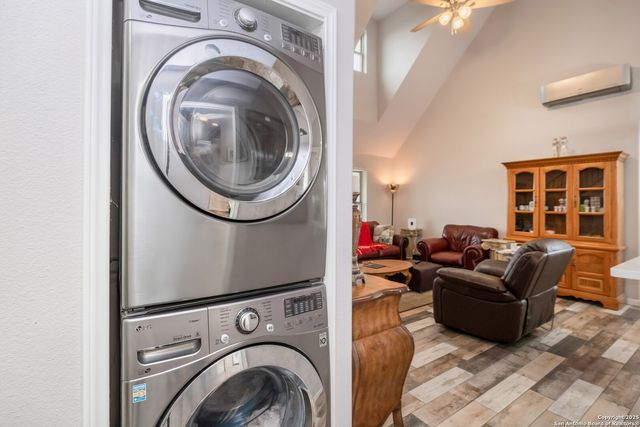 163 Buckeye, Seguin, TX 78155