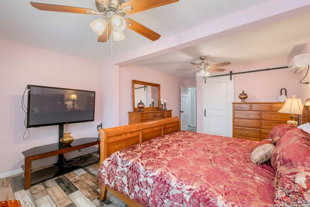 163 Buckeye, Seguin, TX 78155