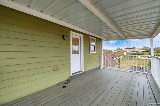 163 Buckeye, Seguin, TX 78155