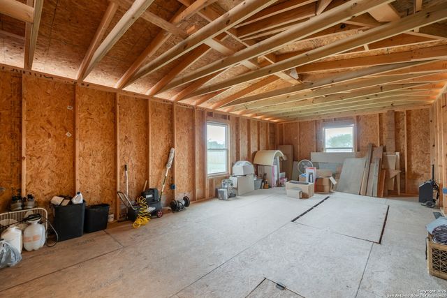 163 Buckeye, Seguin, TX 78155