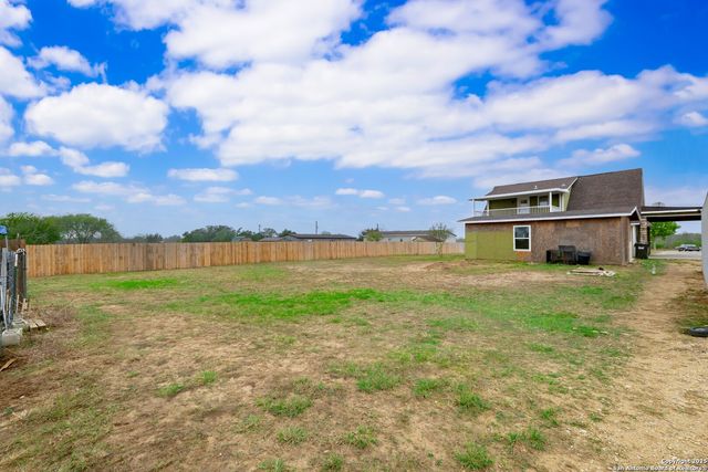 163 Buckeye, Seguin, TX 78155