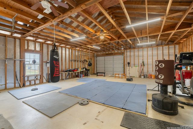 163 Buckeye, Seguin, TX 78155