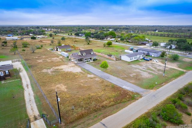 163 Buckeye, Seguin, TX 78155