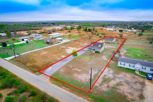 163 Buckeye, Seguin, TX 78155