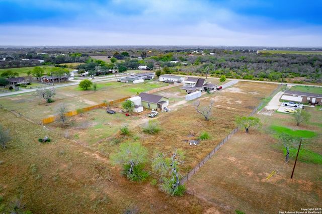 163 Buckeye, Seguin, TX 78155