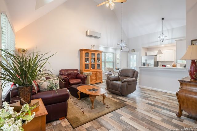 163 Buckeye, Seguin, TX 78155