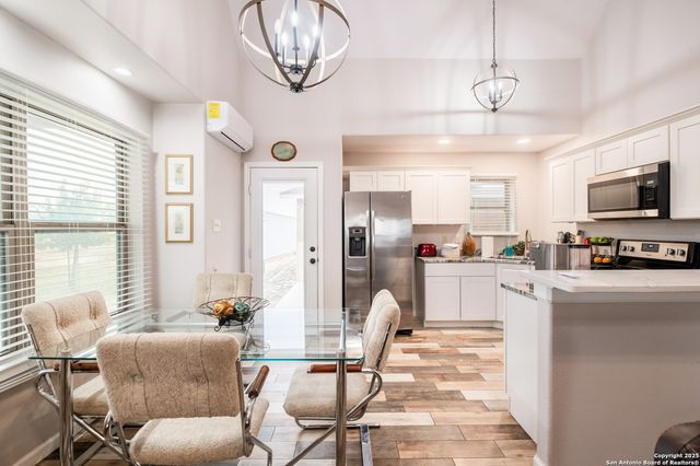 163 Buckeye, Seguin, TX 78155