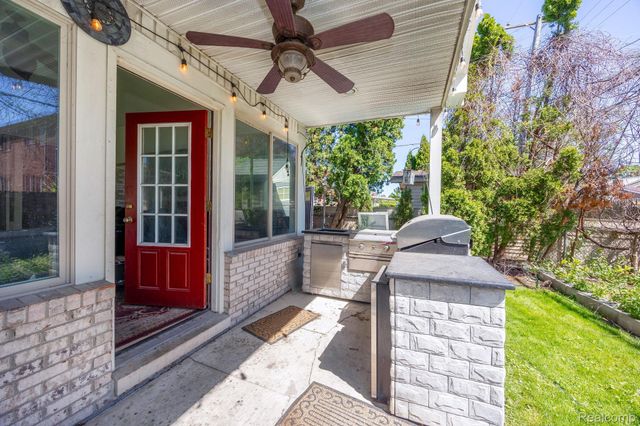 5858 Reuter Street, Dearborn, MI 48126