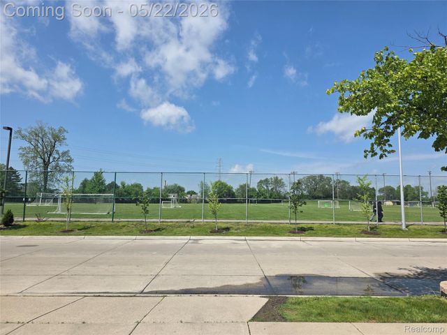 5858 Reuter Street, Dearborn, MI 48126