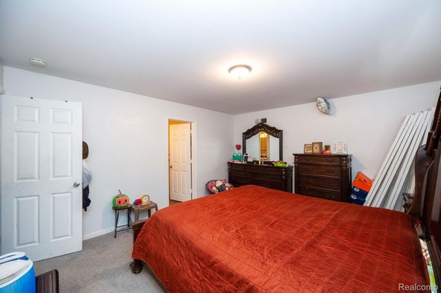 5858 Reuter Street, Dearborn, MI 48126