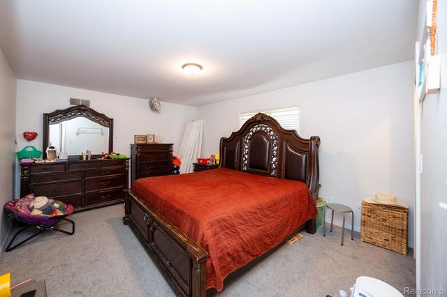 5858 Reuter Street, Dearborn, MI 48126