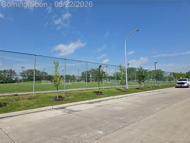 5858 Reuter Street, Dearborn, MI 48126