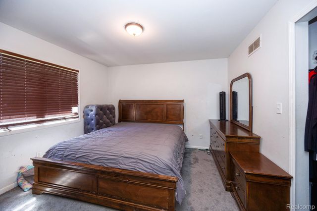 5858 Reuter Street, Dearborn, MI 48126