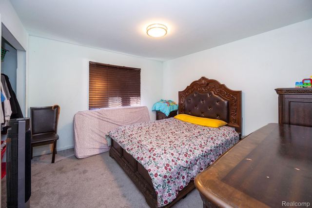 5858 Reuter Street, Dearborn, MI 48126