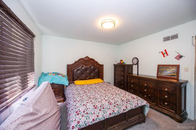 5858 Reuter Street, Dearborn, MI 48126