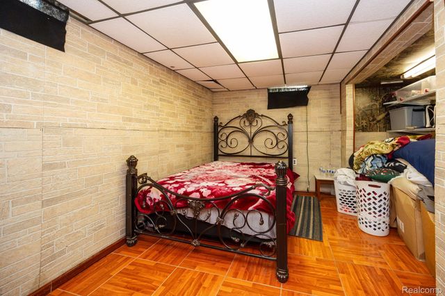 5858 Reuter Street, Dearborn, MI 48126