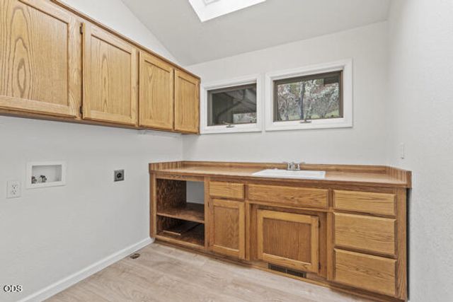 465 Strawberry Hill Lane, Jacksonville, OR 97530