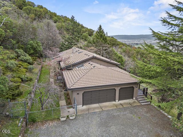 465 Strawberry Hill Lane, Jacksonville, OR 97530