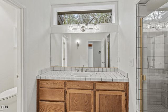 465 Strawberry Hill Lane, Jacksonville, OR 97530