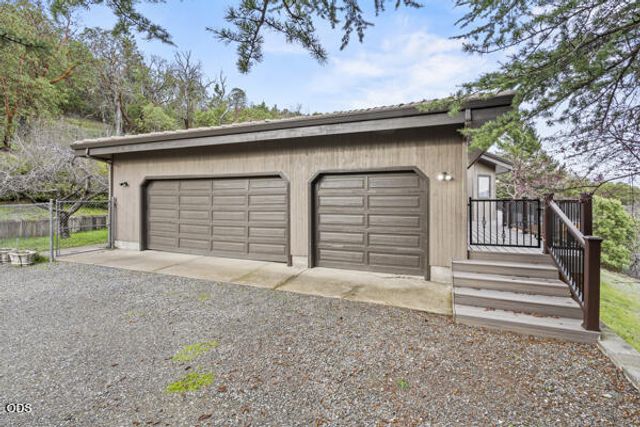 465 Strawberry Hill Lane, Jacksonville, OR 97530