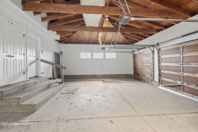 465 Strawberry Hill Lane, Jacksonville, OR 97530