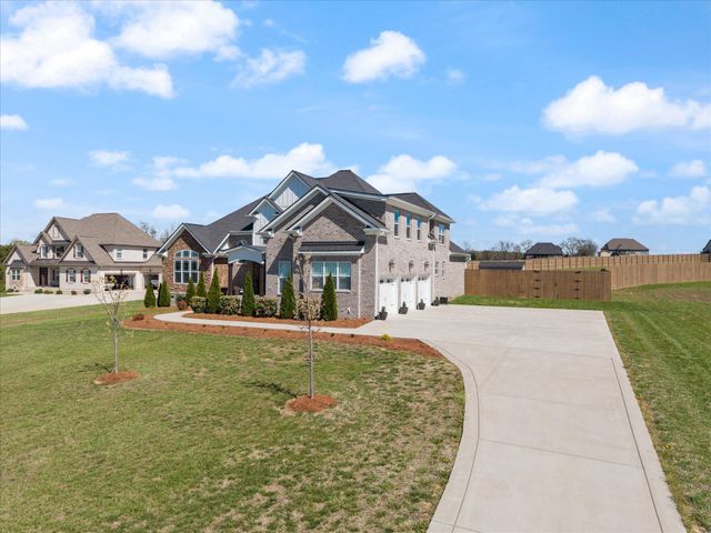 2507 Tom Austin Hwy, Greenbrier, TN 37073