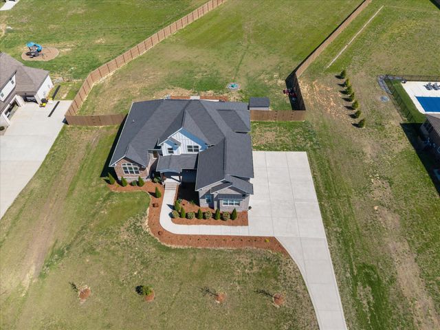 2507 Tom Austin Hwy, Greenbrier, TN 37073